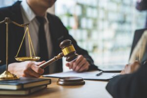 How can a car accident lawyer help me file a UMUIM claim