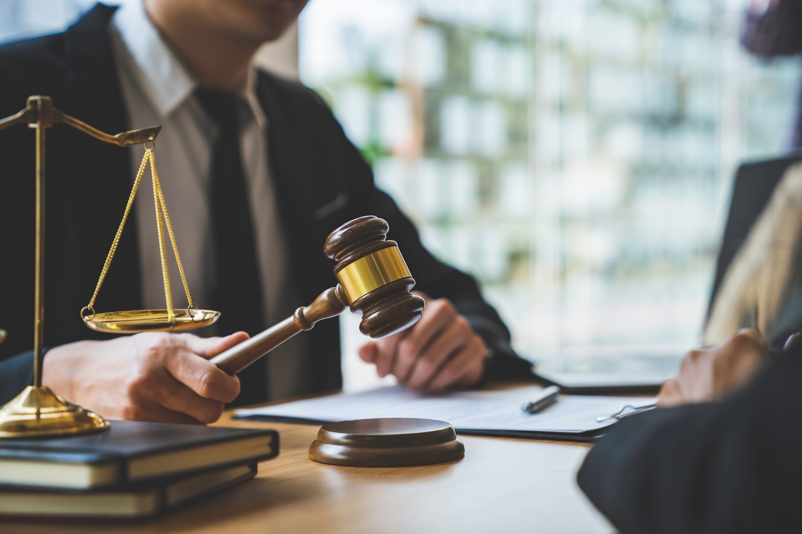 How can a car accident lawyer help me file a UMUIM claim