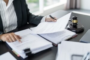 Know when to contact a car accident lawyer after a sideswipe collision to protect your rights and claim.